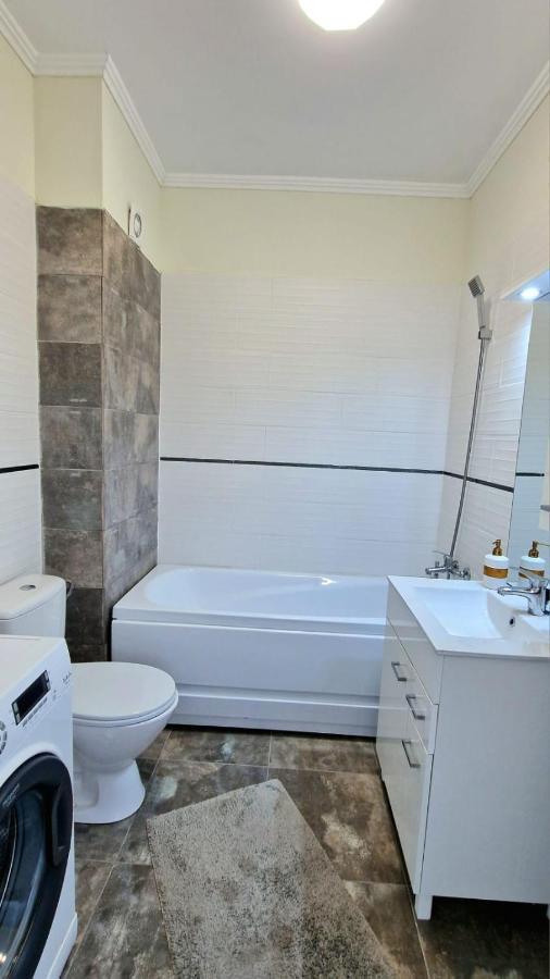Cozy Apartment Prima Residence Oradea Bagian luar foto