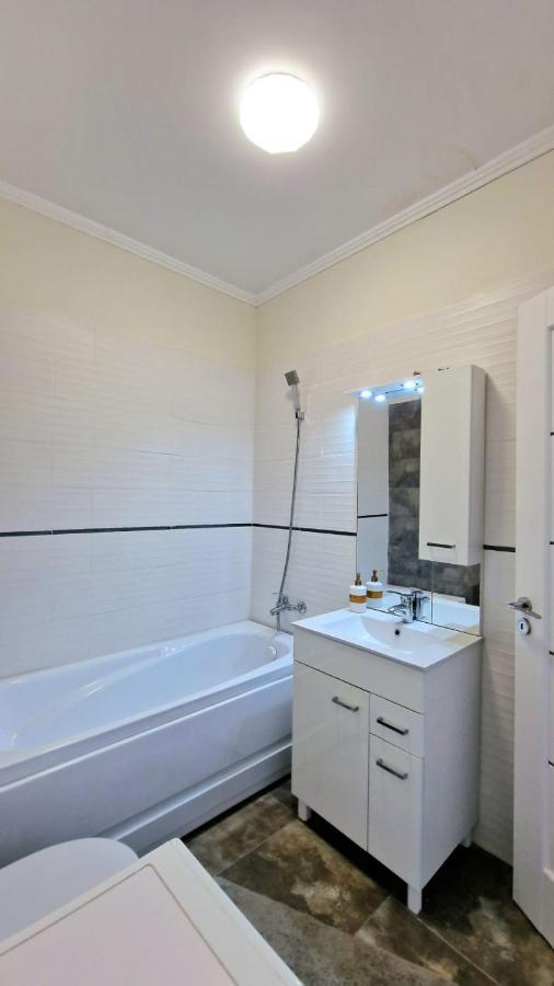 Cozy Apartment Prima Residence Oradea Bagian luar foto